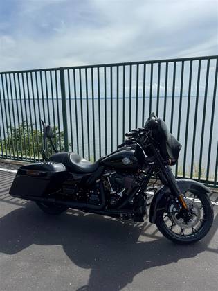 HARLEY-DAVIDSON STREET GLIDE SPECIAL 